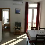 Apartment By The Sea Brela, Makarska - 13052 *