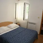 By The Sea Brela, Makarska - 13052 Apartment