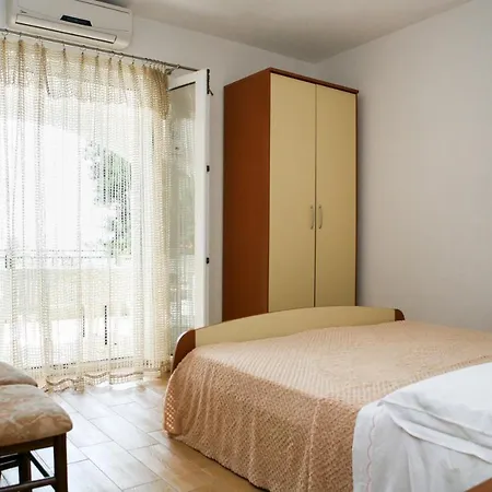 By The Sea Brela, Makarska - 13052 ברלה